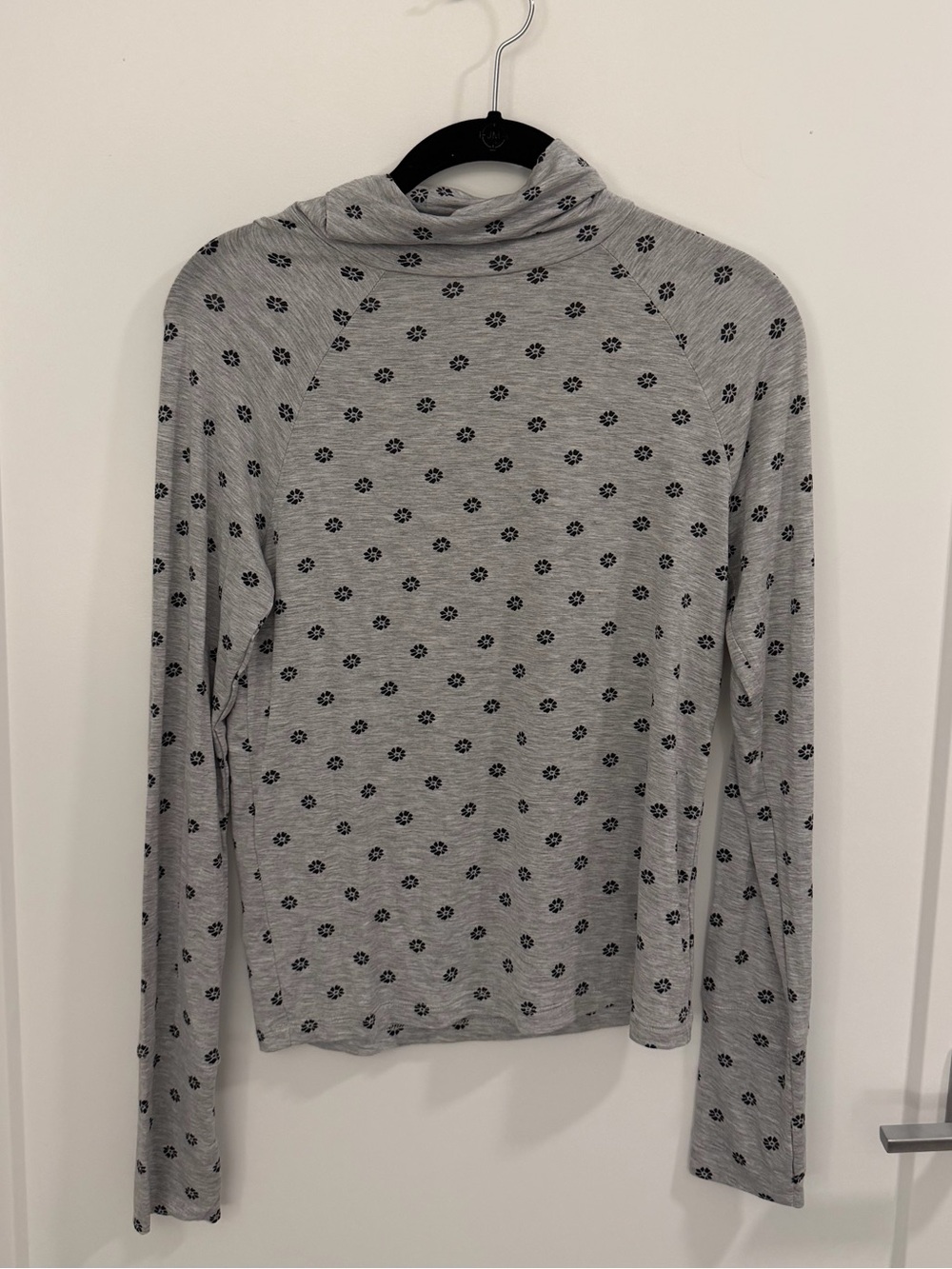 NWOT Offline Aerie Thumbs Up Floral Long Sleeve Turtleneck